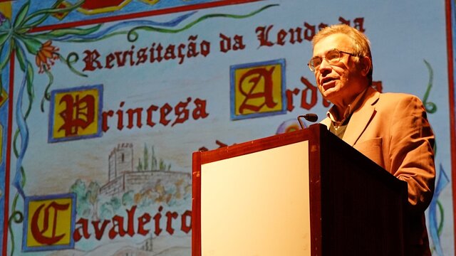 livro_revisitacao_princesa_ardinia_alberto_almeida_out2024