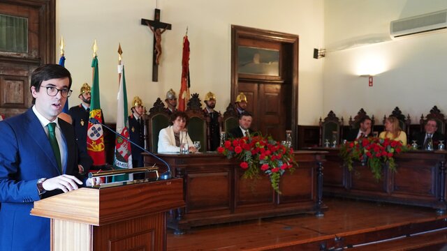 25_abril_sessao_solene_2025