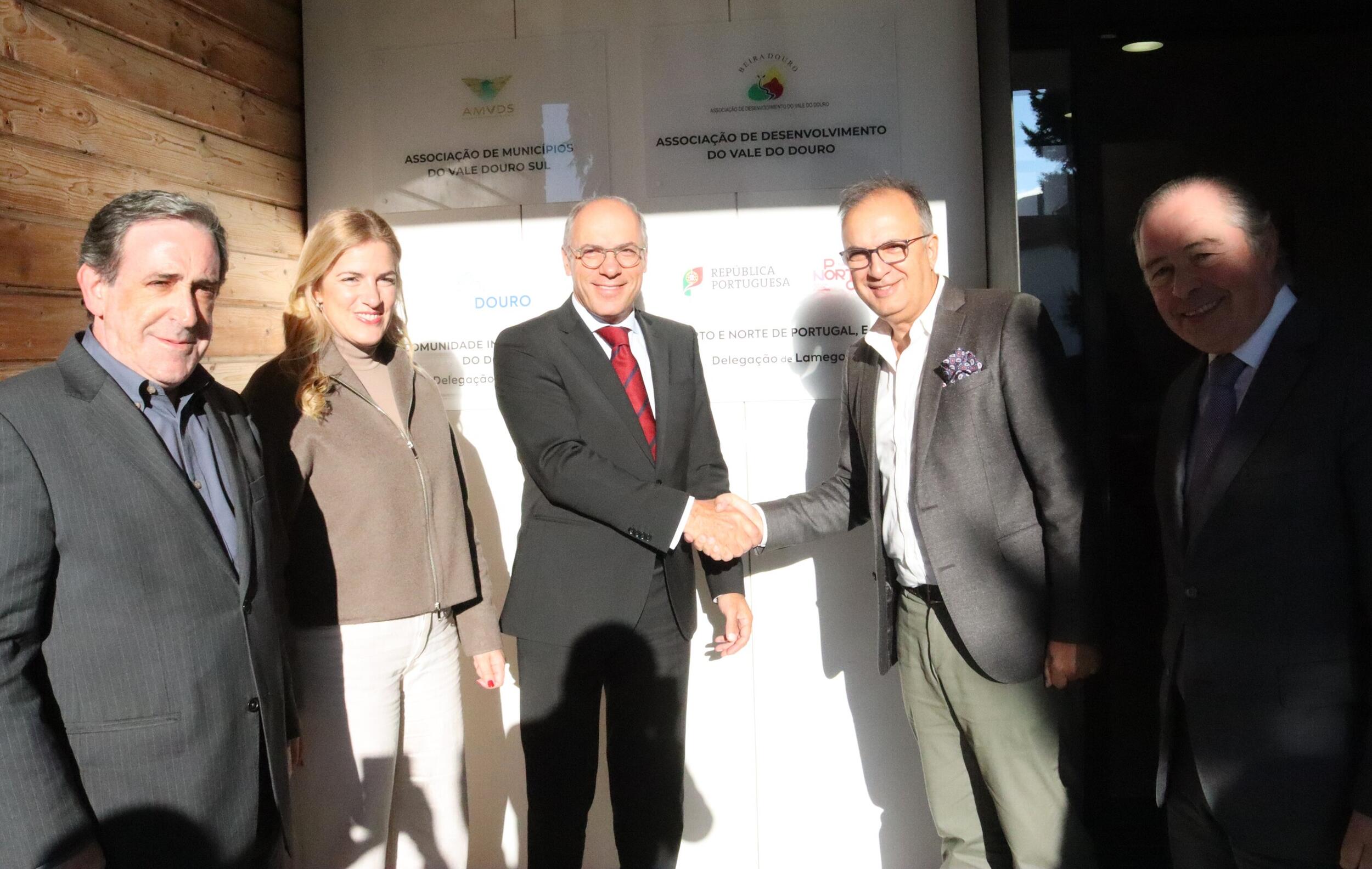 Município assina contrato de comodato para receber Palacete dos Padilhas