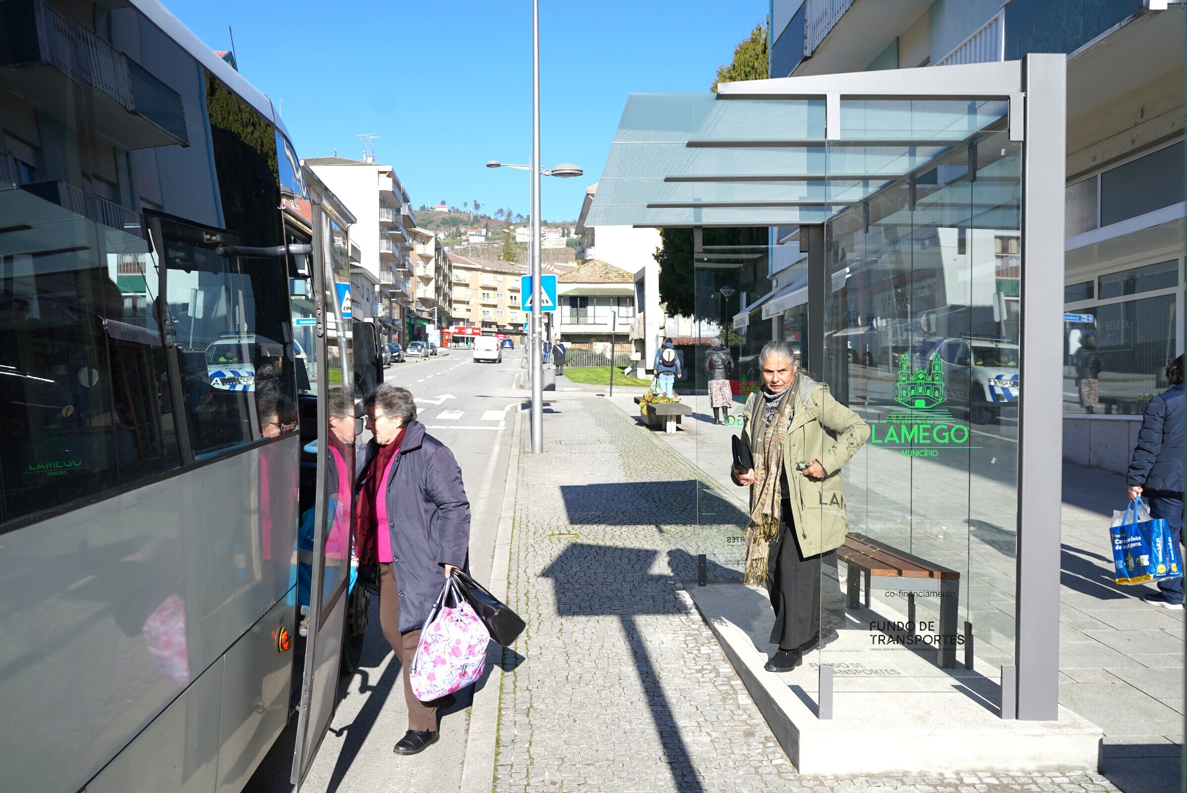 Novos abrigos de passageiros melhoram utilização de transporte público