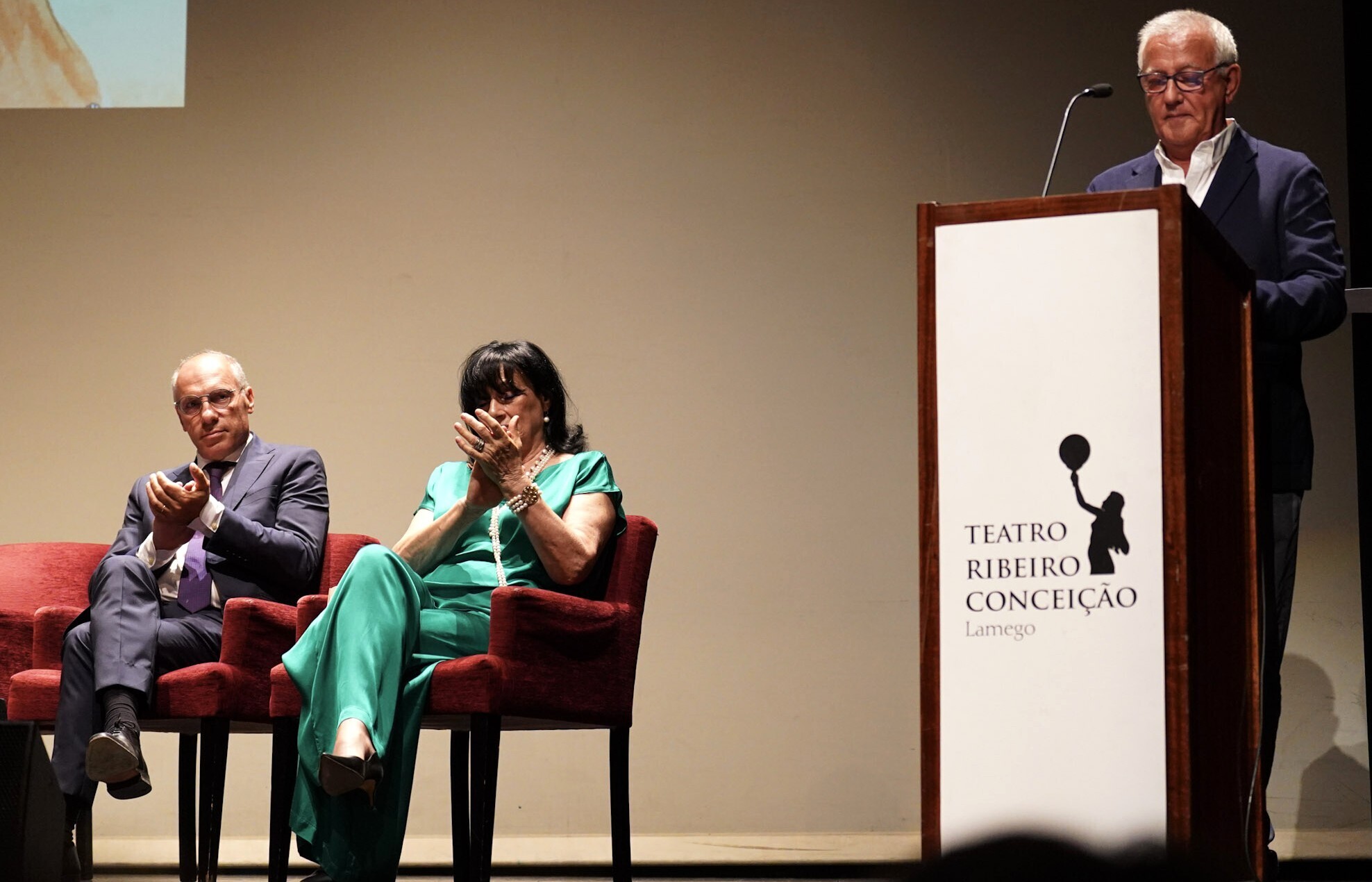 Livro de poesia apresentado em Lamego viaja pelo mundo dos afetos